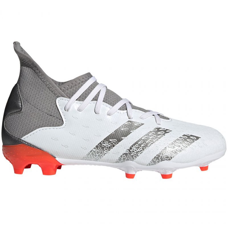 Ghete de fotbal Adidas Predator Freak.3 Fg Jr FY6280 alb, alb, gri / argintiu alb 2