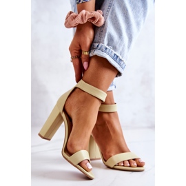 Sandale cu toc Georgina verde pastel 2