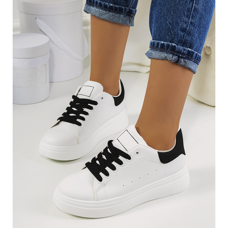 Tenisi alb-negru pe platforma Justar 1