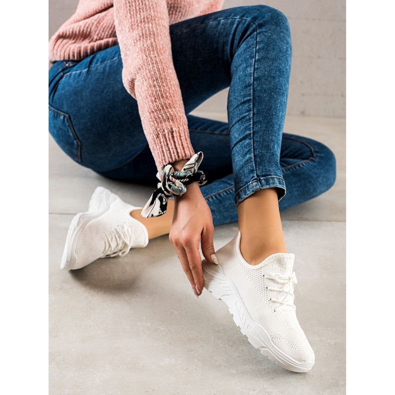 Bestelle Adidași de culoare albă deschisă 2