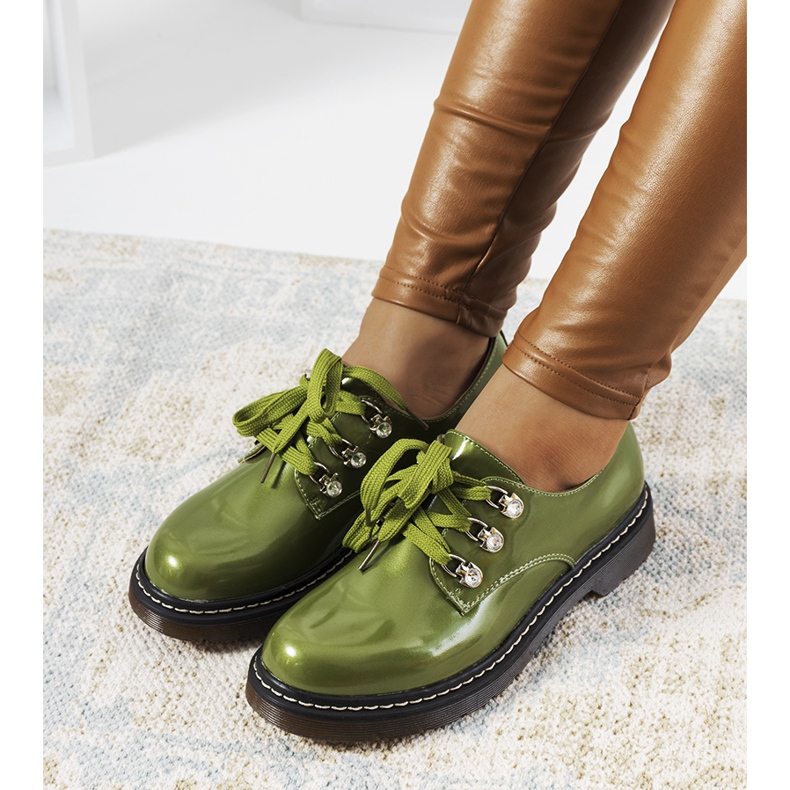 Pantofi verzi lacuiti de Kristina verde 2