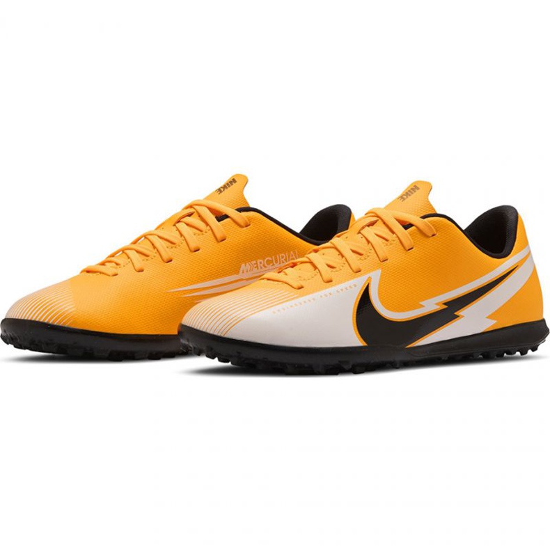 Pantofi de fotbal Nike Mercurial Vapor 13 Club Tf Jr AT8177 801 multicolor galben 1