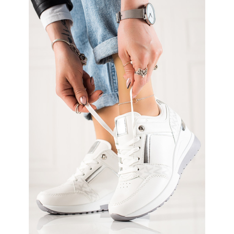 TRENDI Adidași eleganți cu pană alb 1 TRENDI Adidași eleganți cu pană alb 1