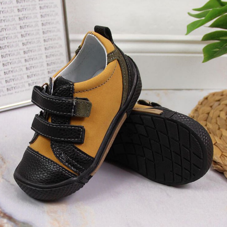 Pantofi cu velcro Kornecki Jr 6823 camel negru verde galben 2