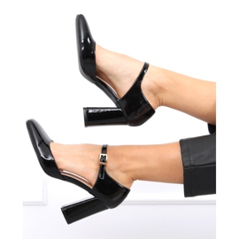 Pompe expuse pe stâlpul Frida Black negru 1