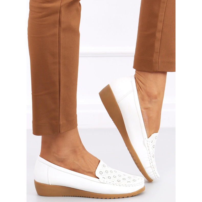 Mocasini ajurati Cukki White pentru dama alb 2