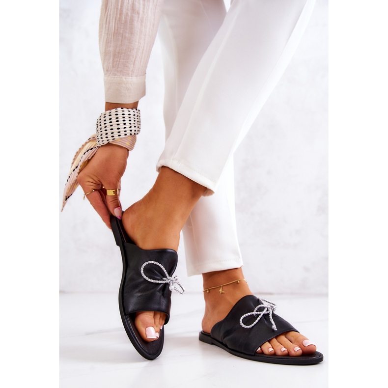 Papuci de damă din piele Nicole 2659/001 Negru 2