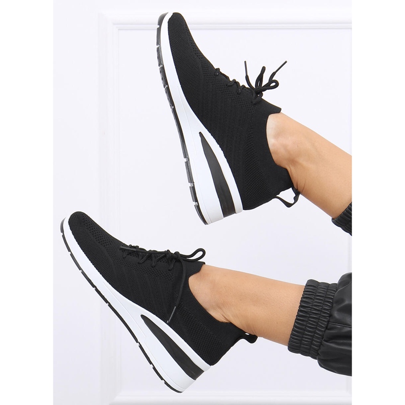 Pantofi cu pană cu șosete Binita Black negru 1