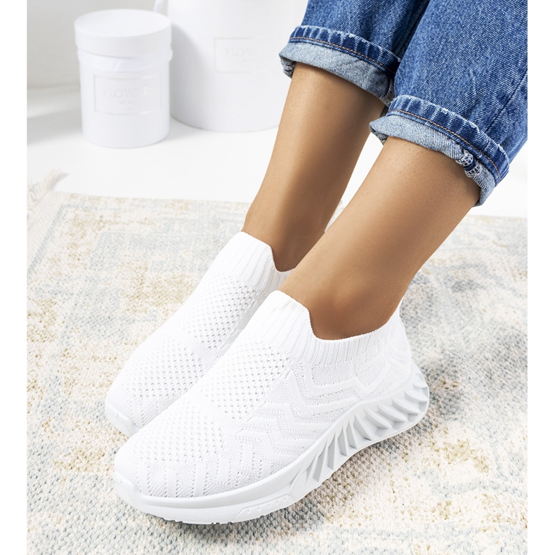 Adidasi albi Alexandrin 1