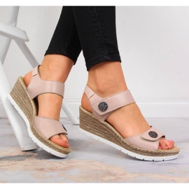 Sandale din piele pe pană Rieker W 619B9-31 roz 2