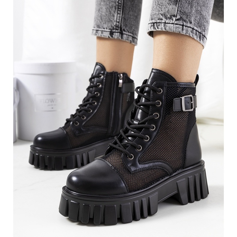 Cizme negre cu o parte superioară Potts ajurata negru 1