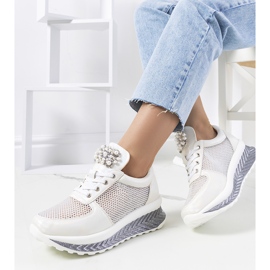 Tenisi albi holografici de la Saggers 1