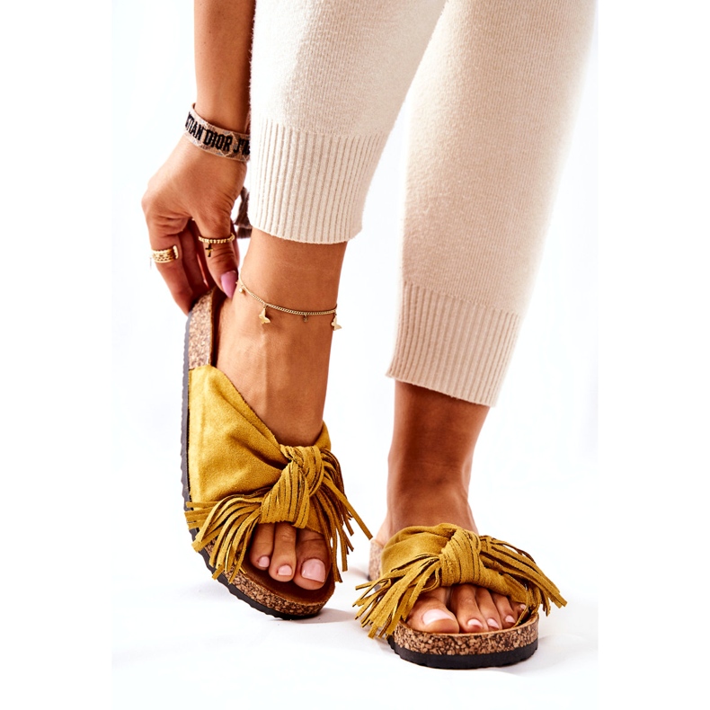 Șlapi galbeni cu talpă din plută și franjuri 3