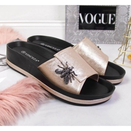 Papuci cu pană cu o insectă Vinceza W JAN118B aurii de aur 2 Papuci cu pană cu o insectă Vinceza W JAN118B aurii de aur 2