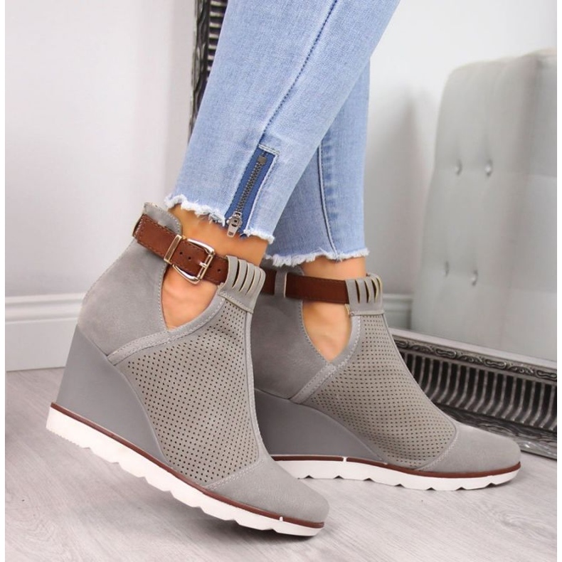 Adidași gri cu pană ajurata Filippo W PAW117B 2