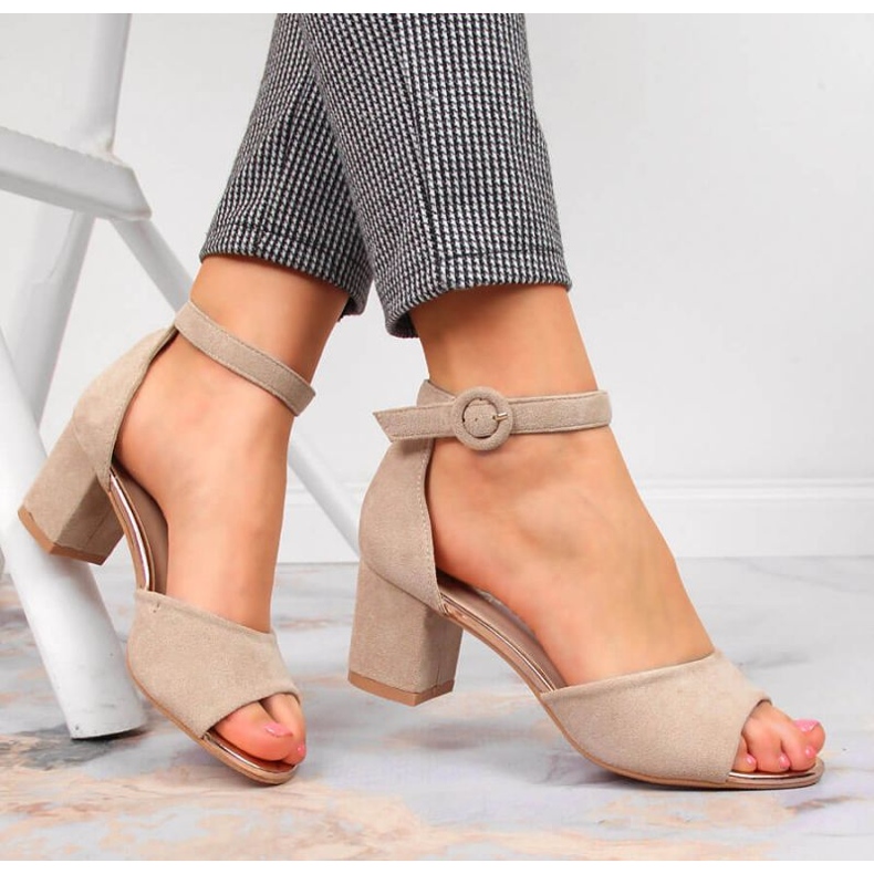 Sandale pe stâlpul bej Vinceza W JAN96D 2