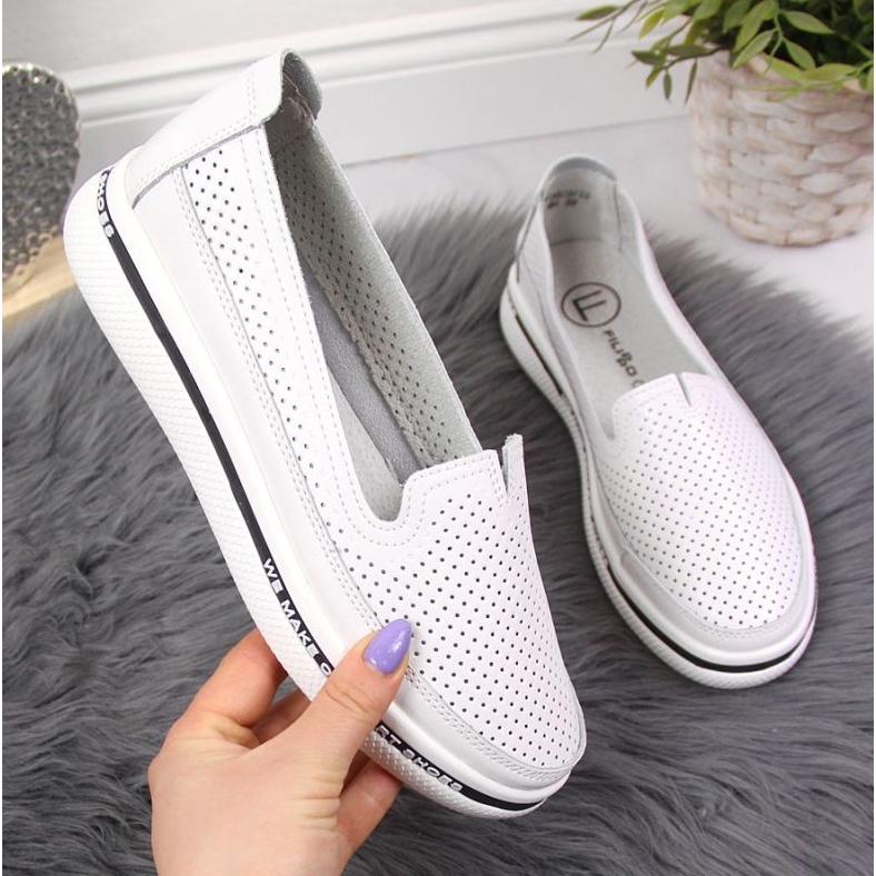 Pantofi ajurati din piele Filippo W PAW342 alb 1