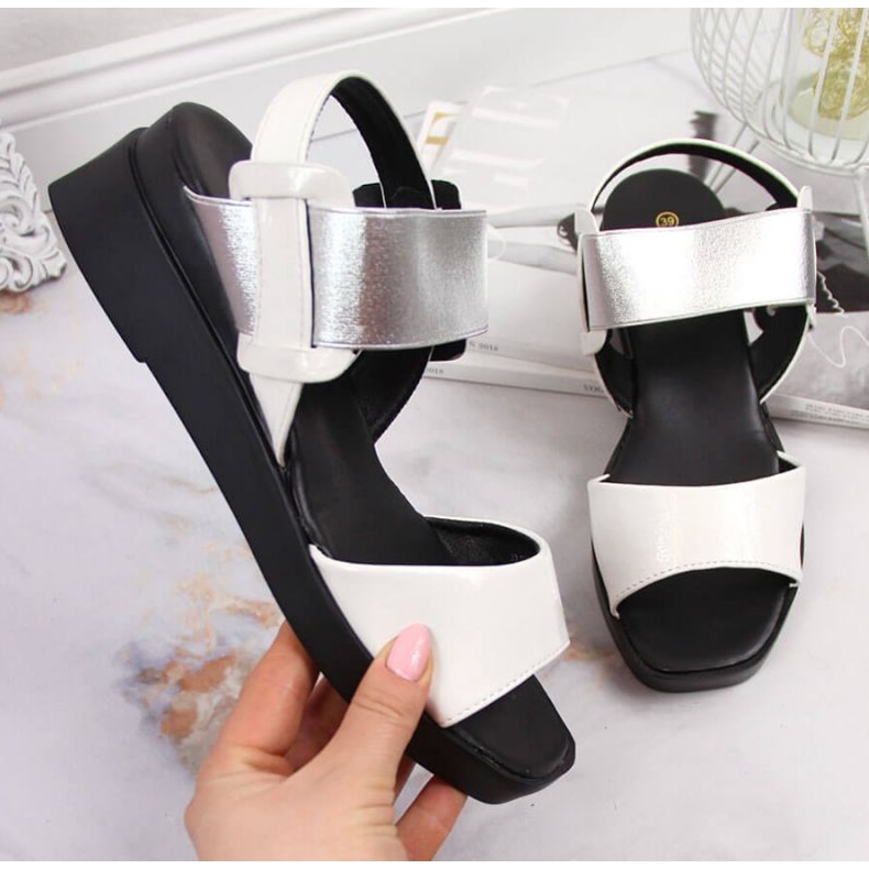 Sandale cu pană Potocki W WOL75B albe 1