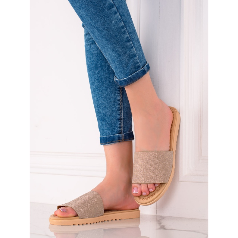 TRENDI Papuci cu sclipici bej 1