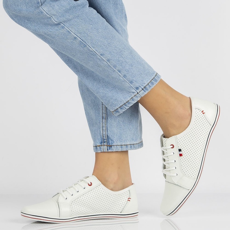 Pantofi din piele Filippo DP009 / 21 Wh alb 2