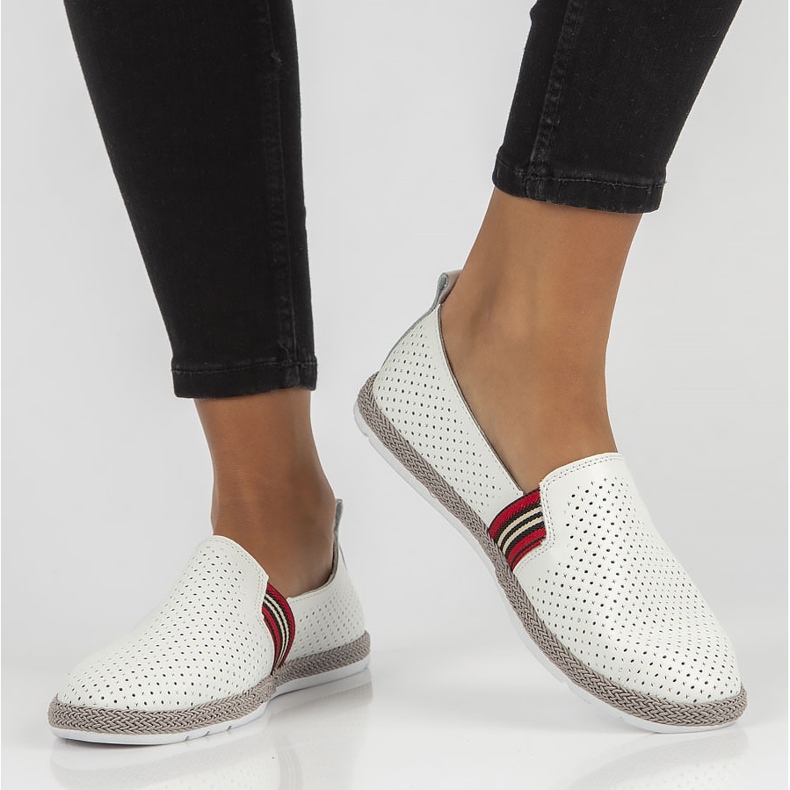 Pantofi din piele Filippo DP2309 / 21 Wh alb 1