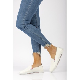 Pantofi din piele FILIPPO DP066 / 21 Wh alb 1