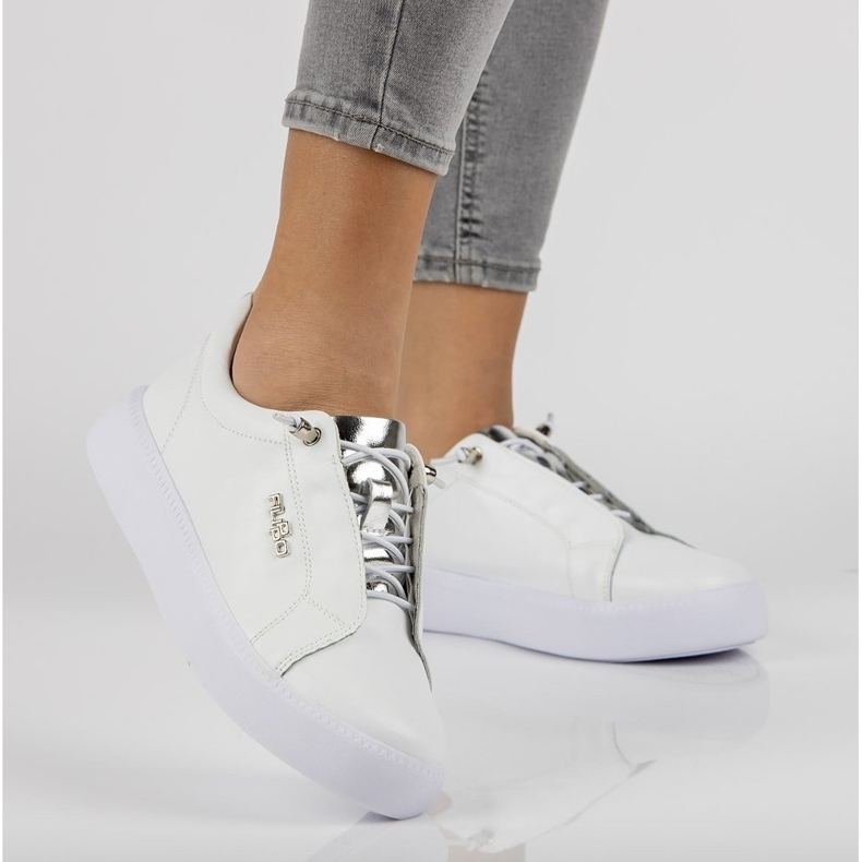 Pantofi din piele Filippo DP2041 / 21 Wh alb 1