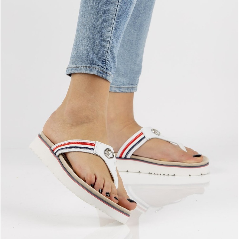 Papuci de piele Filippo DK2327 / 21 Wh alb 1