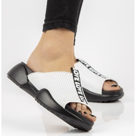 Papuci de piele Filippo DK2168 / 21 Wh alb 1