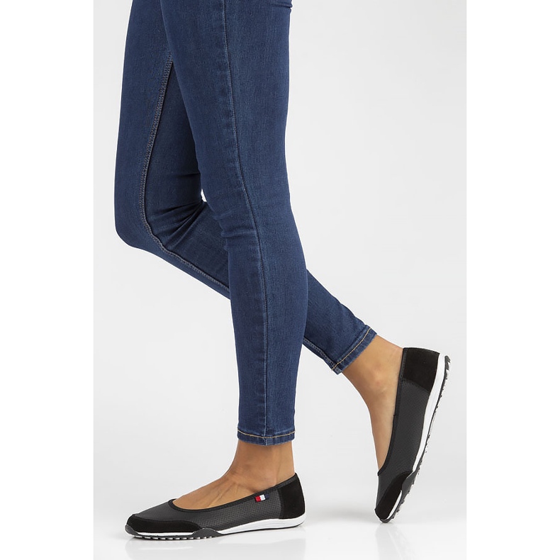 Pantofi din piele Filippo DP142 / 22 Bk negru 1