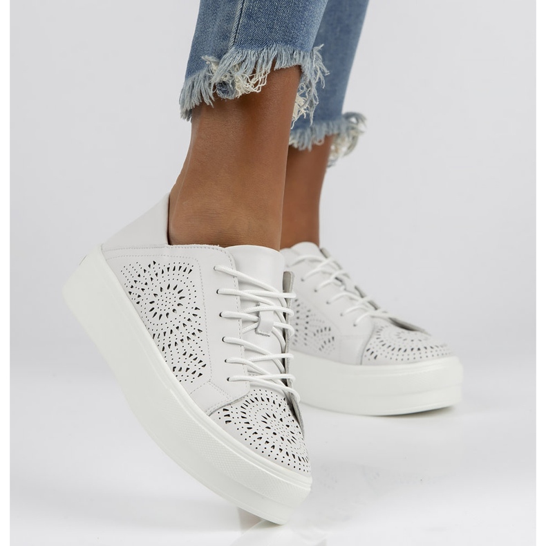 Pantofi din piele FILIPPO DP3529 / 22 Wh alb 1