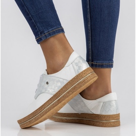 Pantofi din piele Filippo 10123 alb 1