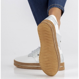 Pantofi din piele Filippo 10123 alb 2