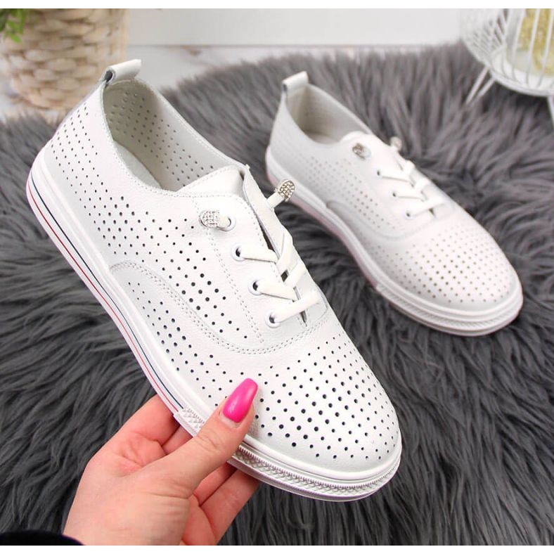 Pantofi ajurati din piele Vinceza W JAN85 alb 1