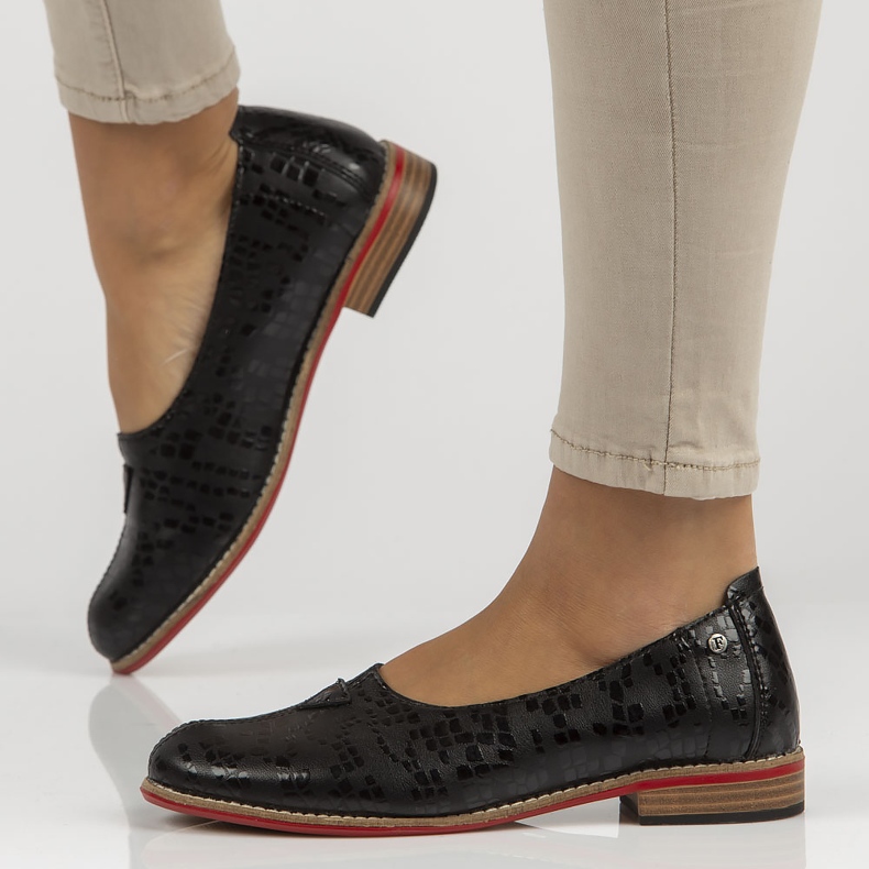 Pantofi din piele Filippo DP3545 / 22 Bk negru 1