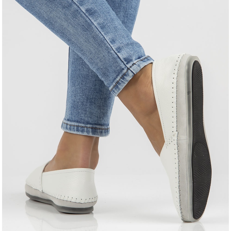 Pantofi din piele Filippo DP031 / 22 Wh alb 1