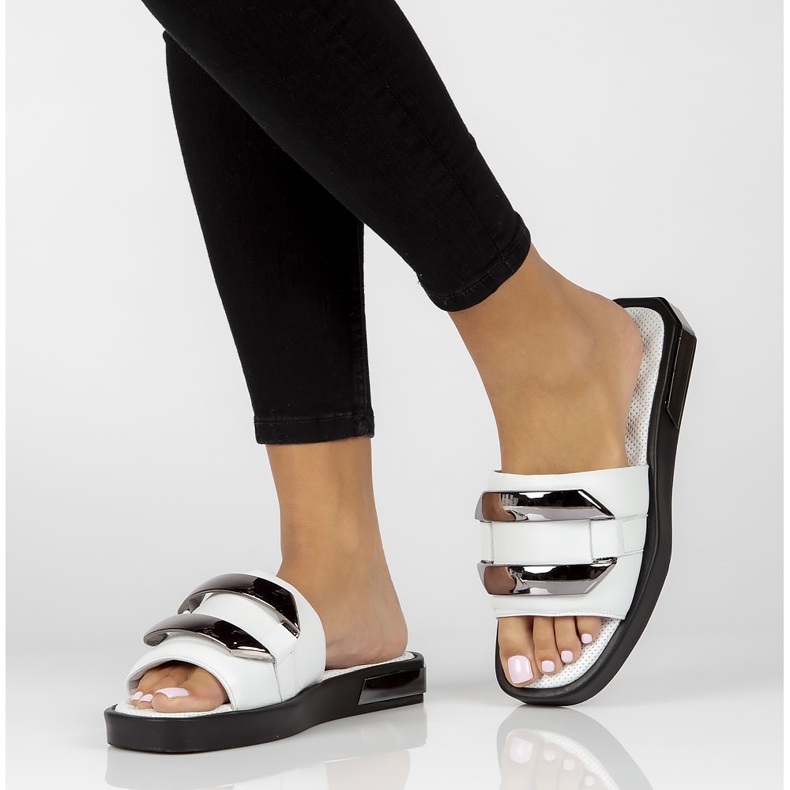 Papuci de piele Filippo DK3903 / 22 Wh alb 1