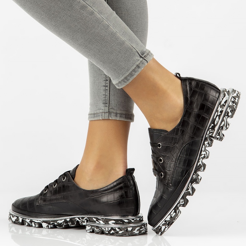 Pantofi din piele Filippo DP3918 / 2022 Bk negru 1