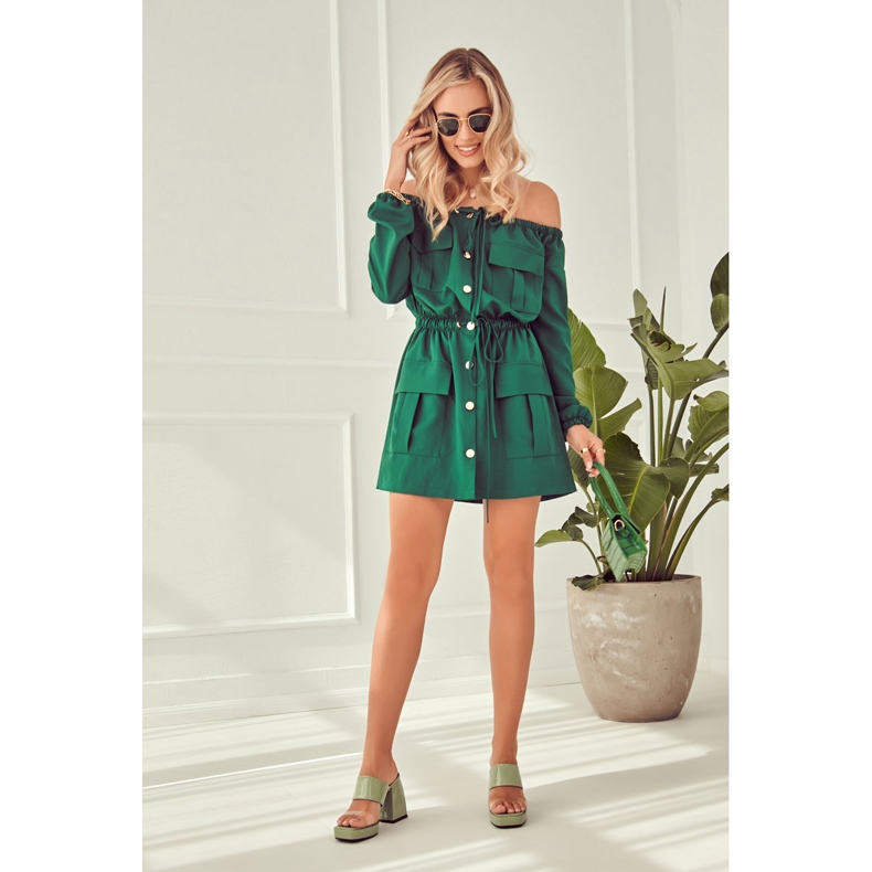 FM1 Papuci lăcuți pe un bar verde din Seattle 1