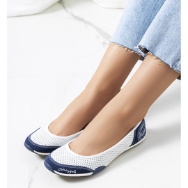 Balerini din piele ajurata alb Wascana albastru marin 1 Balerini din piele ajurata alb Wascana albastru marin 1