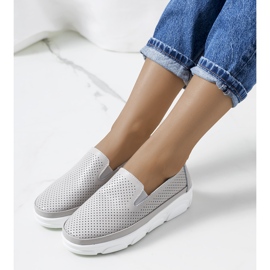 Tenisi gri din piele de la Velders 1