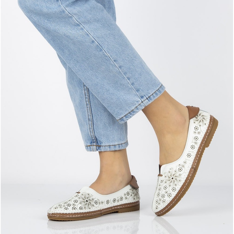 Pantofi din piele Filippo DP1224 / 20 Wh alb 1