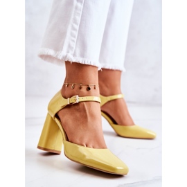 PG1 Pompe lăcuite la modă pe un bar galben maori 1