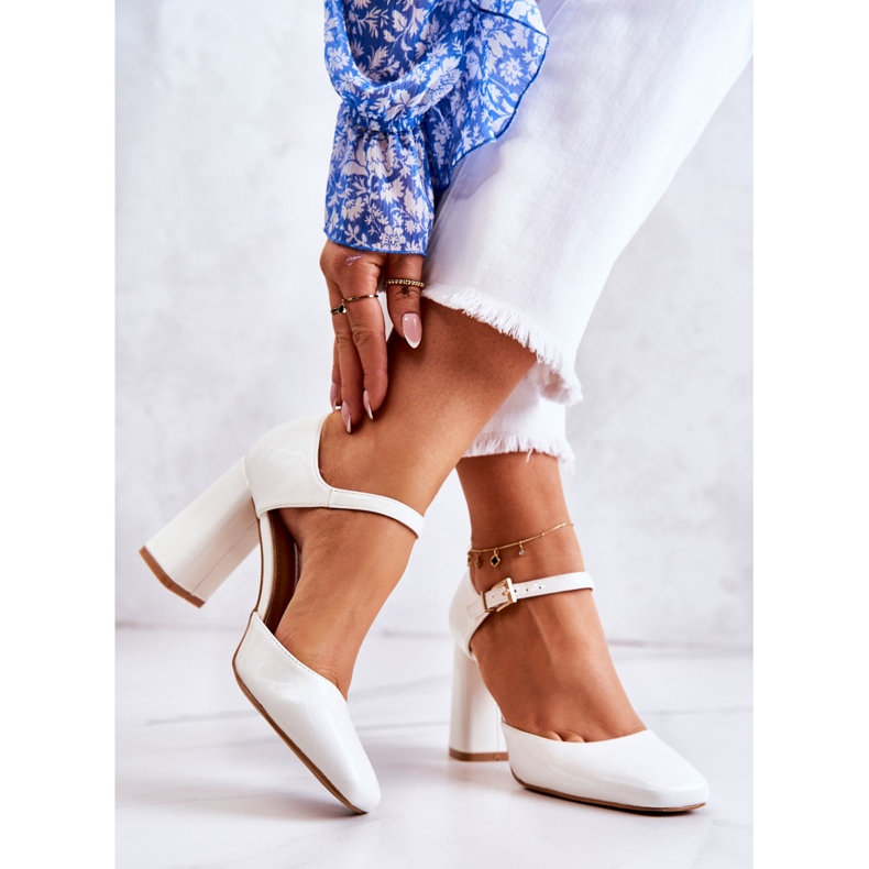 PG1 Pompe lăcuite la modă pe un bar alb maori 2