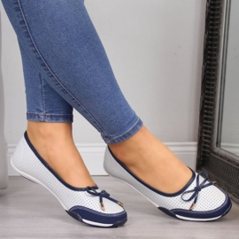 Balerini ajurat din piele albă de damă eVento 2