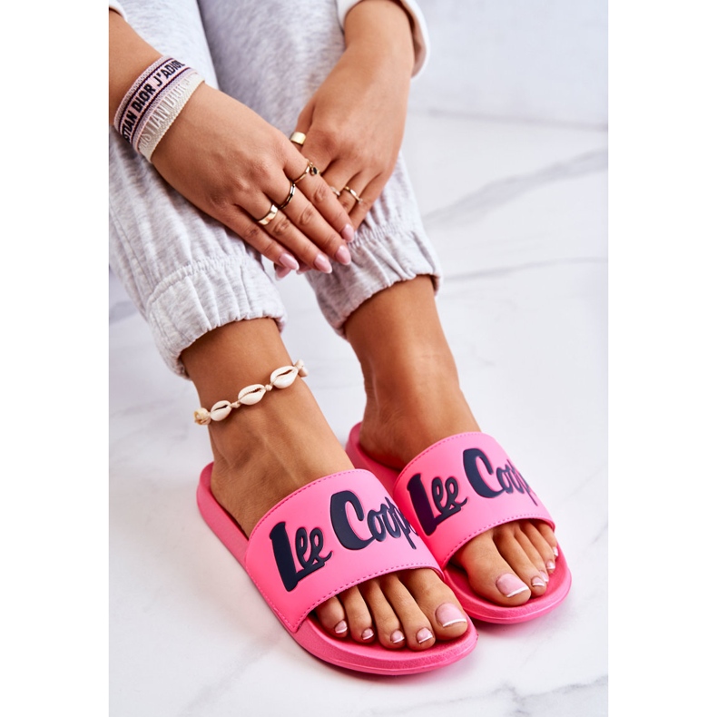 Papuci de damă Lee Cooper LCW-22-42-1000 Neon Pink roz 2
