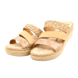 Flip-flops pentru femei cu o împletitură cu pană Jezzi 22SD98-4566 BEIGE bej 2