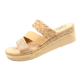 Flip-flops pentru femei cu o împletitură cu pană Jezzi 22SD98-4566 BEIGE bej 3