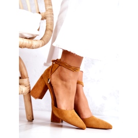 FB2 Pompe Pe Un Bar Legat Camel Lettice maro galben 4