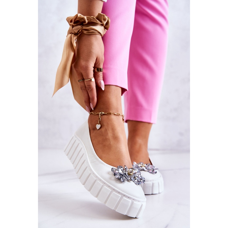 PA2 Balerini De Piele Pe O Platformă Cu Un Ornament Ladette Alb 1